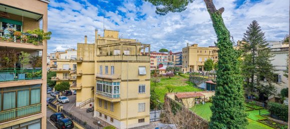4 rooms Apartment in Rome, Italy No. 200995 8