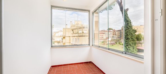 4 rooms Apartment in Rome, Italy No. 200995 5