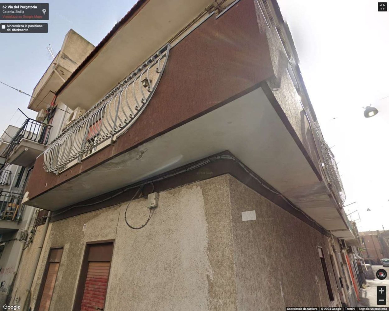 6 rooms Apartment in Catania, Italy No. 43810