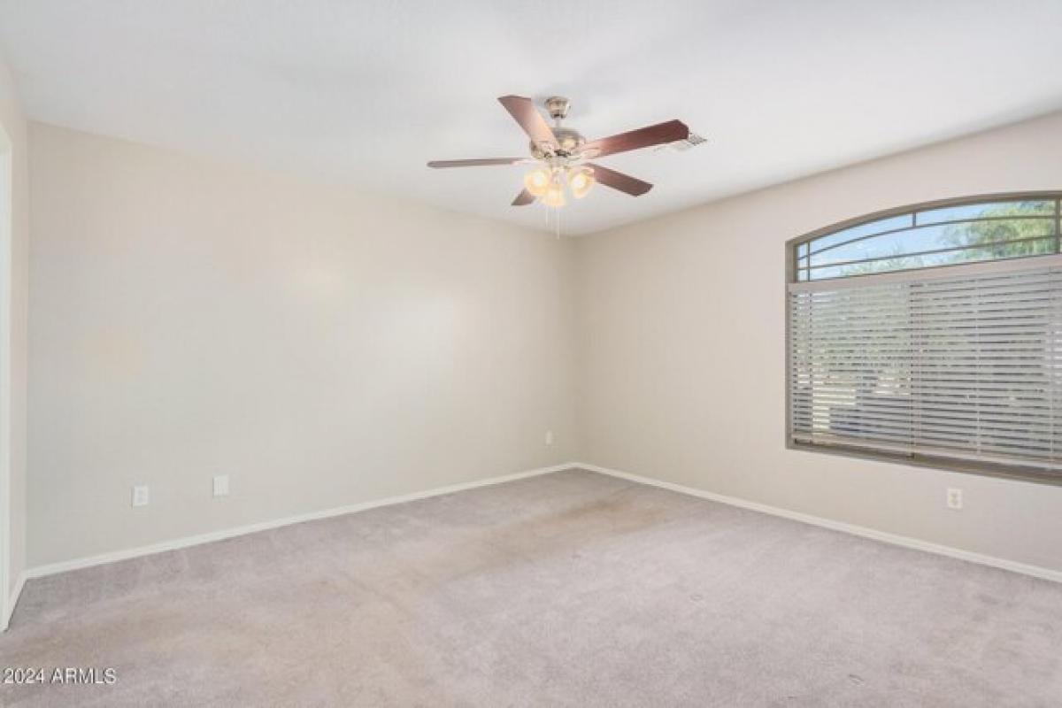 Дом с 4 спальнями в Glendale, США № 264289