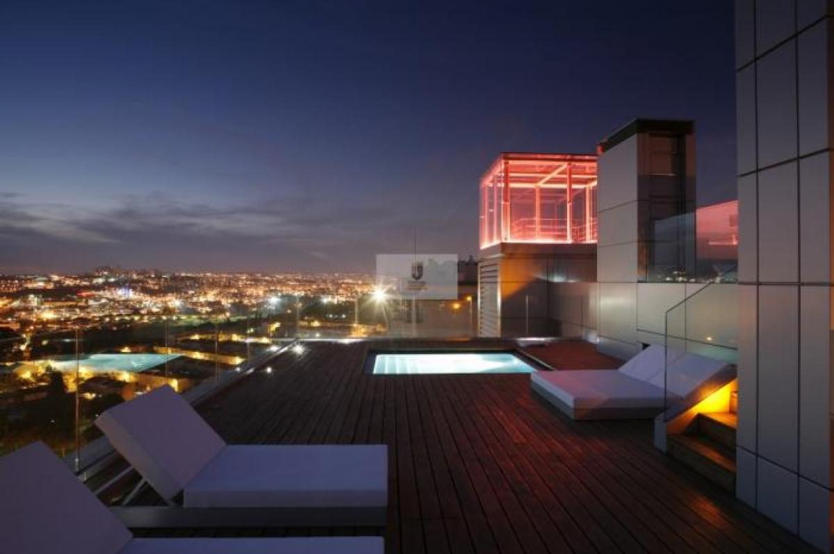 4 bedrooms Apartment in Lisbon, Portugal No. 3302