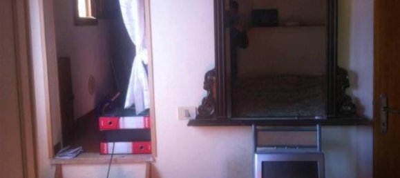 2 rooms Apartment in Terranuova Bracciolini, Italy No. 32819 4