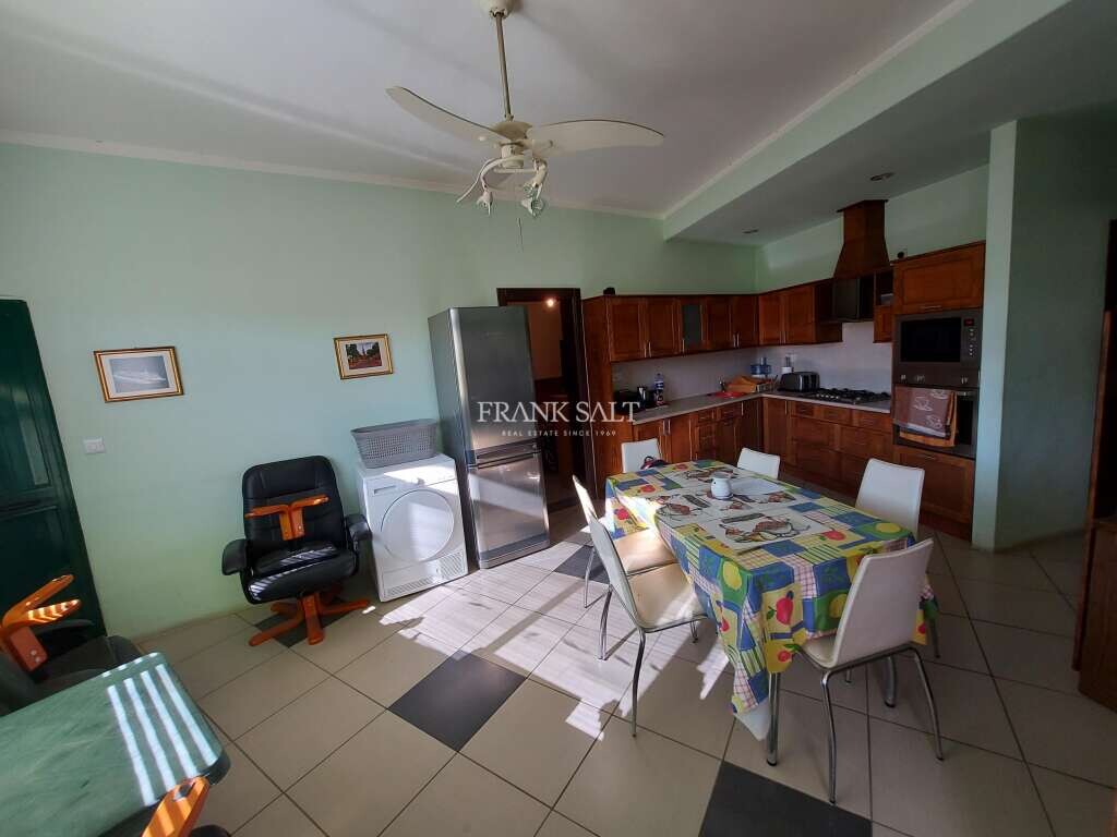 Apartamento de 3 dormitorios en Marsalforn, Malta No. 5812