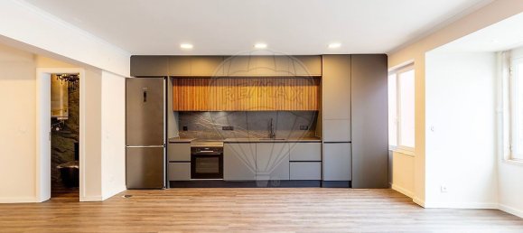 4 bedrooms Duplex in Lisbon, Portugal No. 330426 2