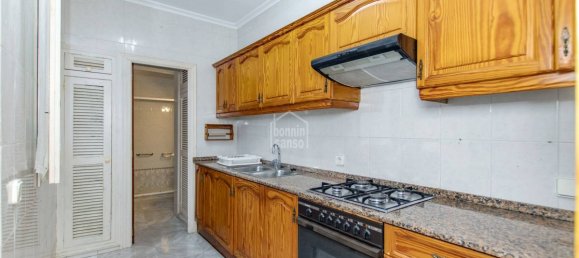 Moradia em banda T9 em Mahon, Spain N.º 10230 10