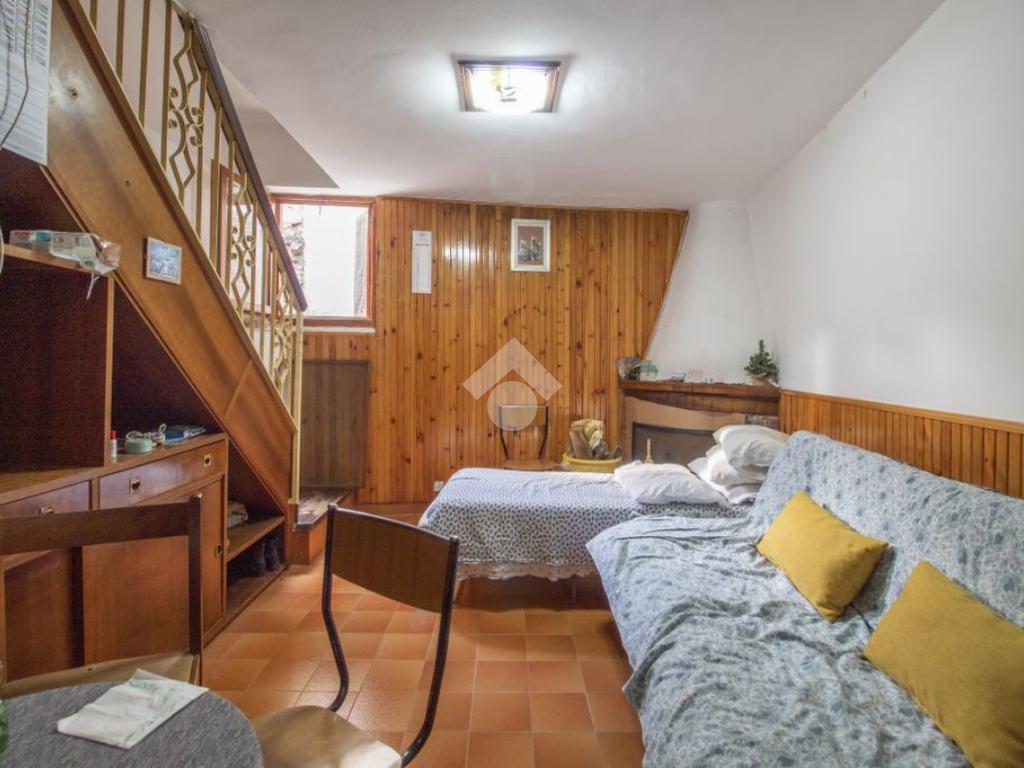 Apartamento de 2 dormitorios en Antrodoco, Italy No. 82823