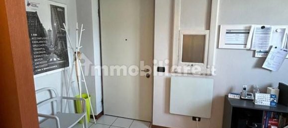 Oficina de 2 habitaciónes en Busto Arsizio, Italy No. 377093 6