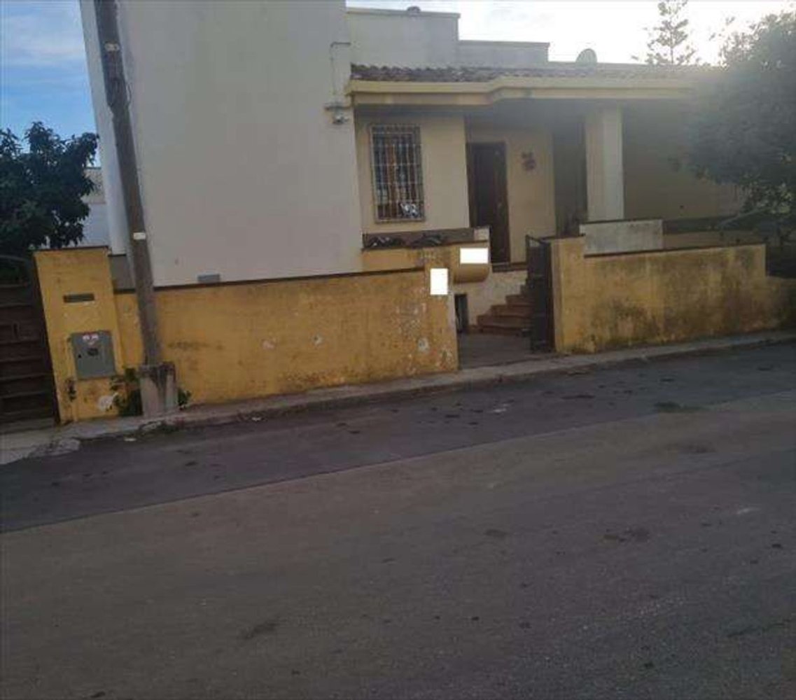 12 chambres Villa à Racale, Italy No. 334511