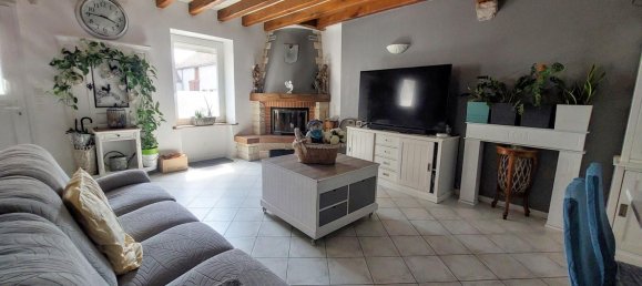 5 bedrooms House in Saint-Claude-de-Diray, France No. 252196 3