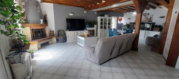 5 bedrooms House in Saint-Claude-de-Diray, France No. 252196 2