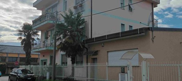 3 rooms Apartment in Meda, Italy No. 8525 25
