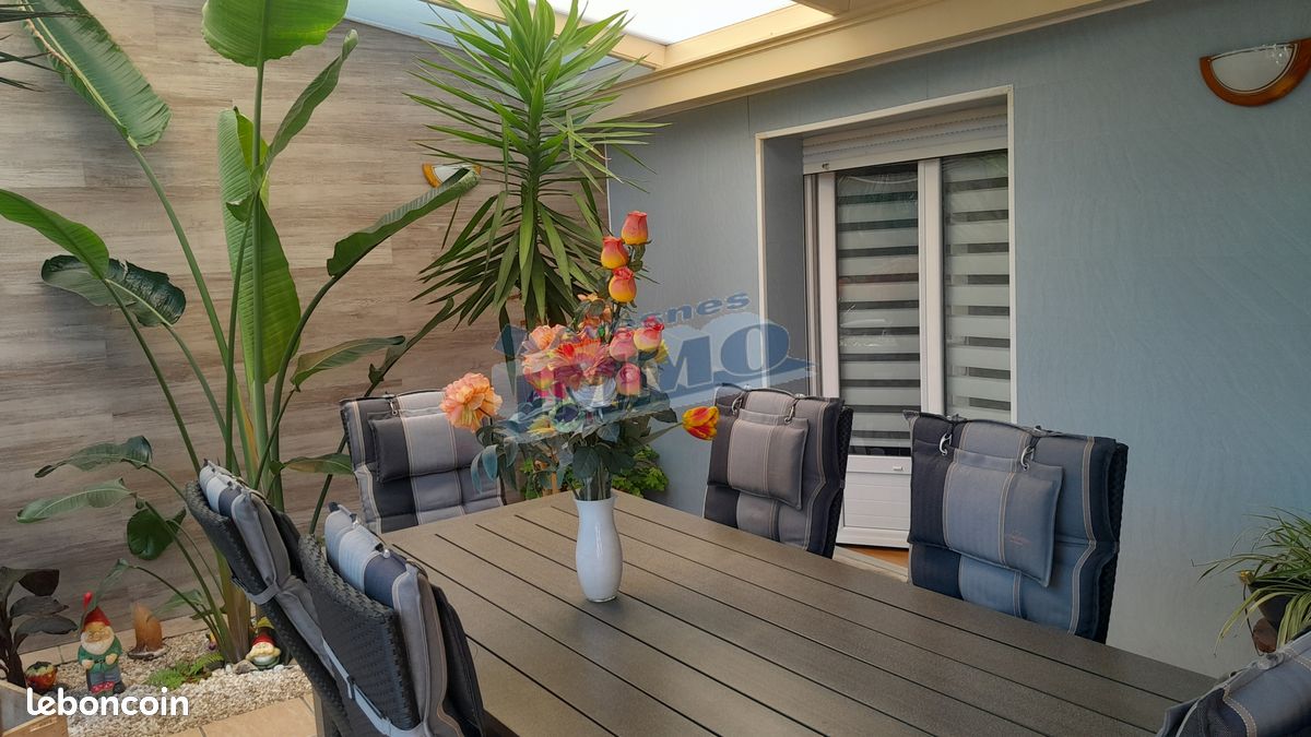 Casa de 3 dormitorios en Arras, France No. 256435