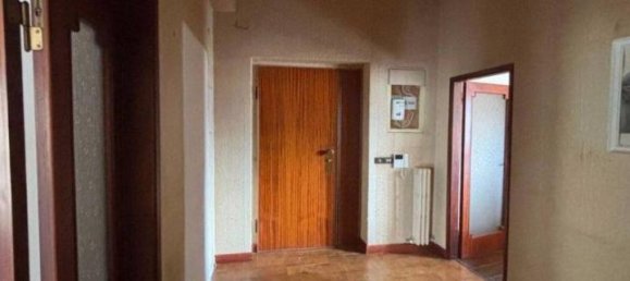 5 rooms Apartment in Grosseto, Italy No. 40159 4