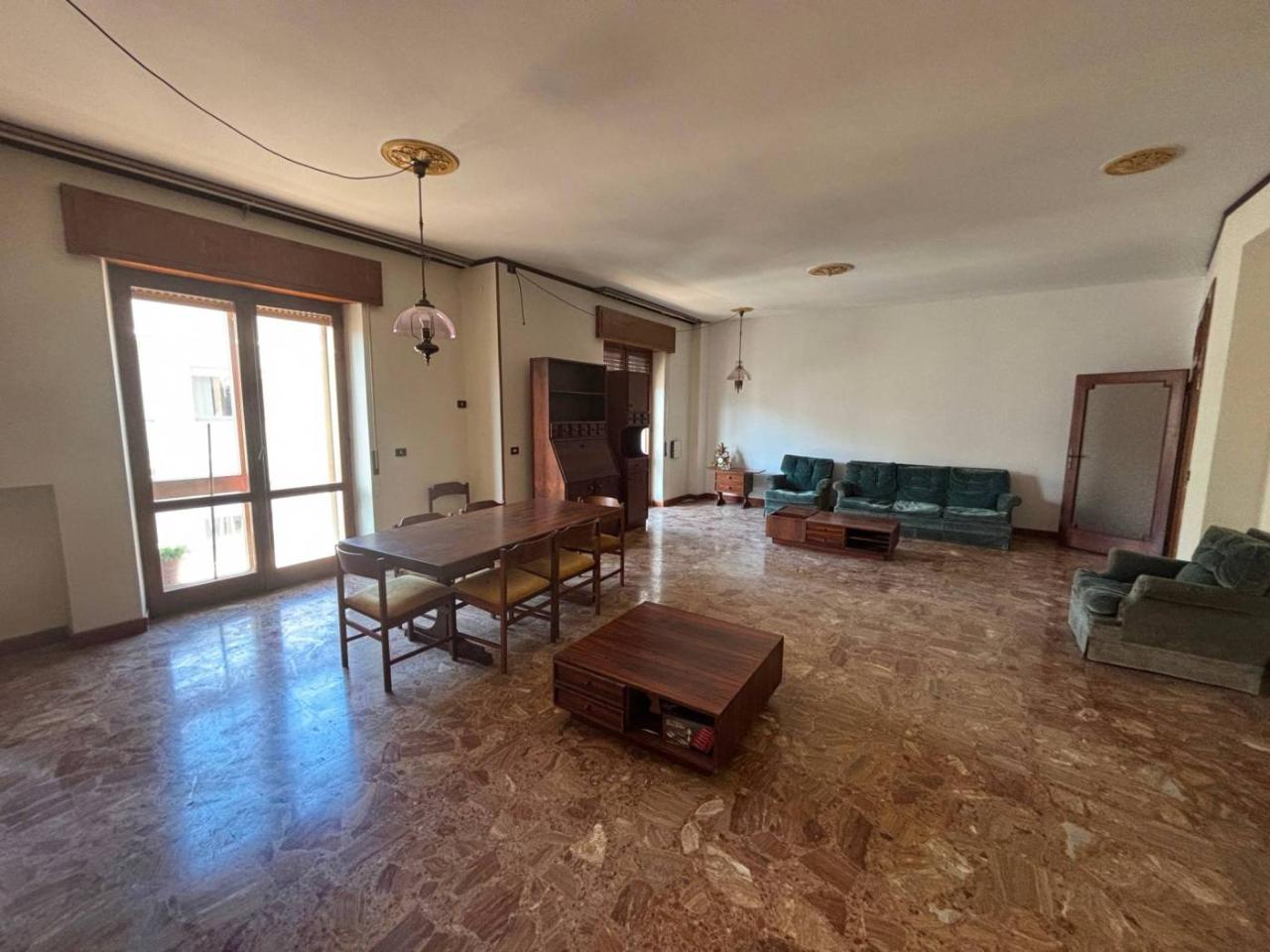 5 rooms Apartment in Grosseto, Italy No. 40159