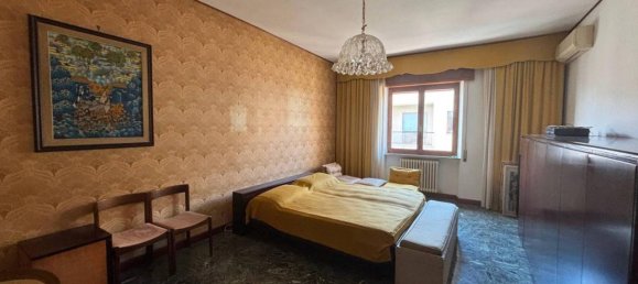 5 rooms Apartment in Grosseto, Italy No. 40159 12