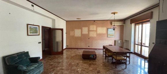 5 rooms Apartment in Grosseto, Italy No. 40159 2