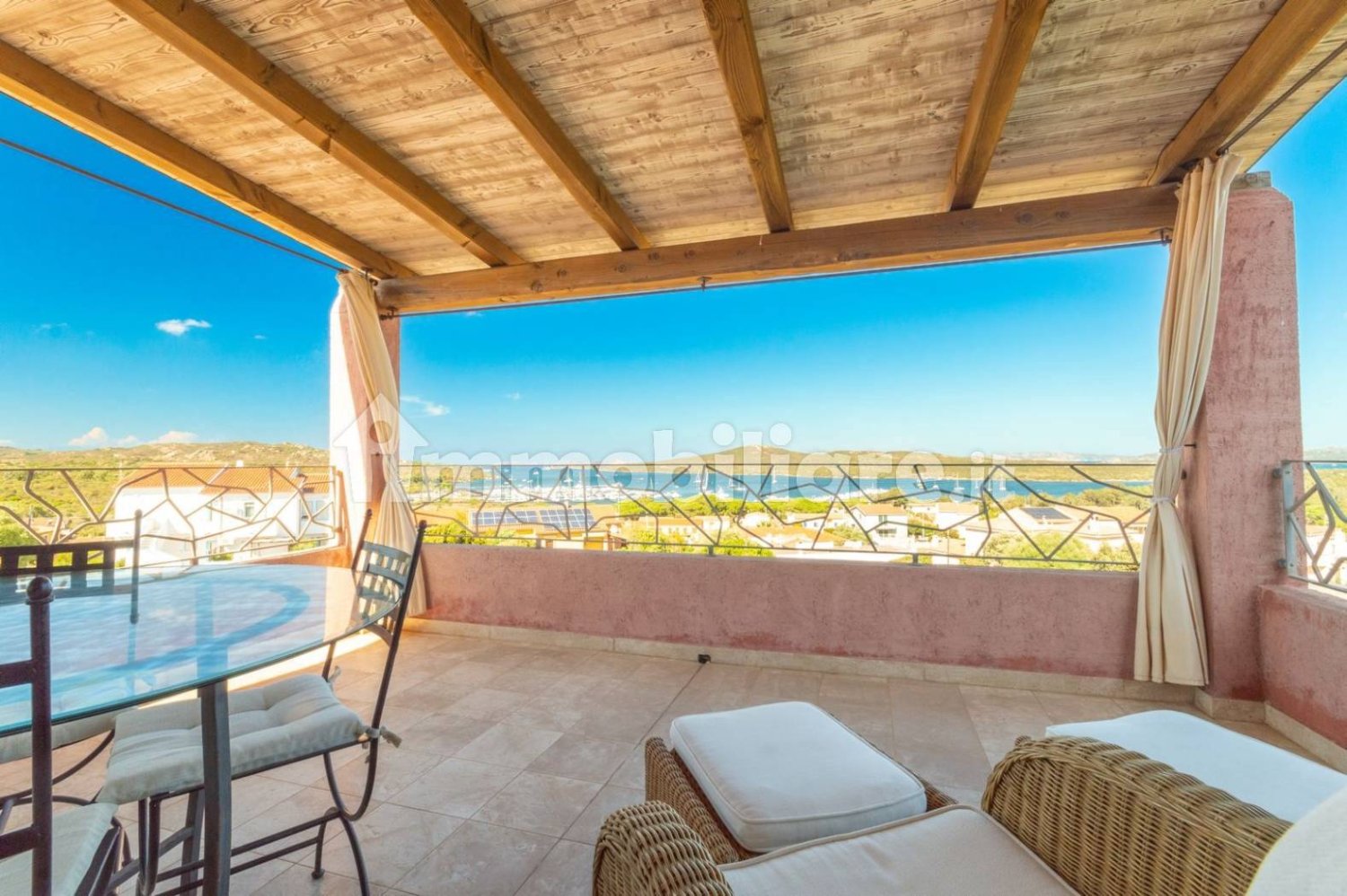 Penthouse T1 em Santa Teresa Gallura, Italy N.º 370166