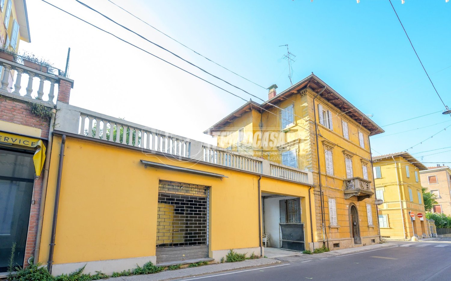 2 bedrooms Apartment in Vignola, Italy No. 328681