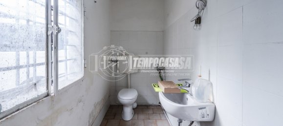2 bedrooms Apartment in Vignola, Italy No. 328681 4