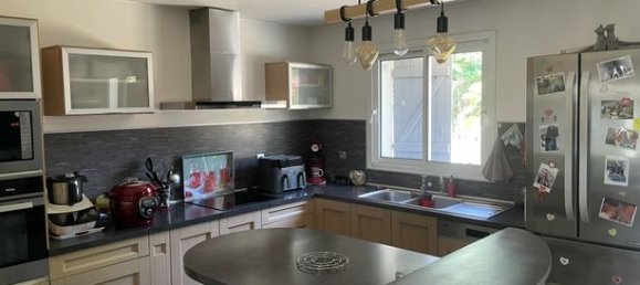 4 bedrooms House in Vienne, France No. 300374 8