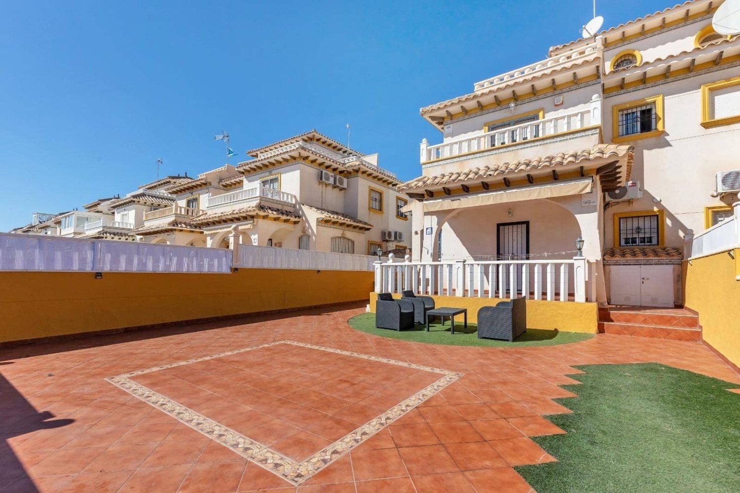 4 bedrooms Townhouse in Alicante, Spain No. 272339