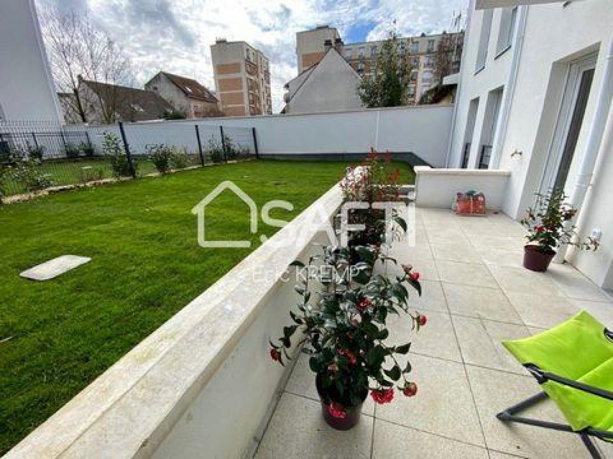 Apartamento de 2 dormitorios en Romainville, France No. 36352