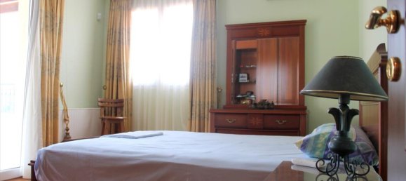 4 bedrooms Villa in Limassol, Cyprus No. 1728 9