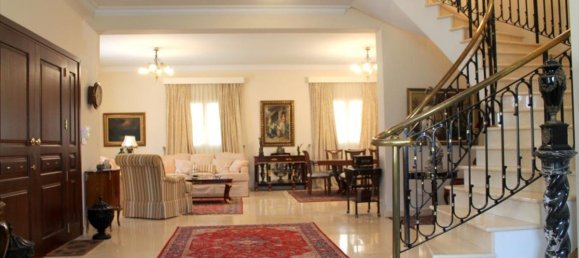 4 bedrooms Villa in Limassol, Cyprus No. 1728 8