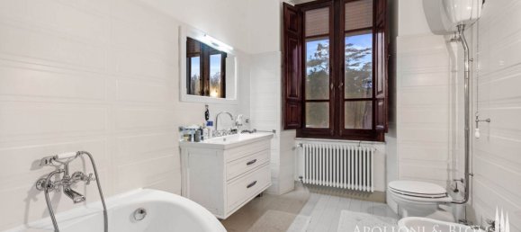 8 bedrooms Villa in Cortona, Italy No. 178983 16