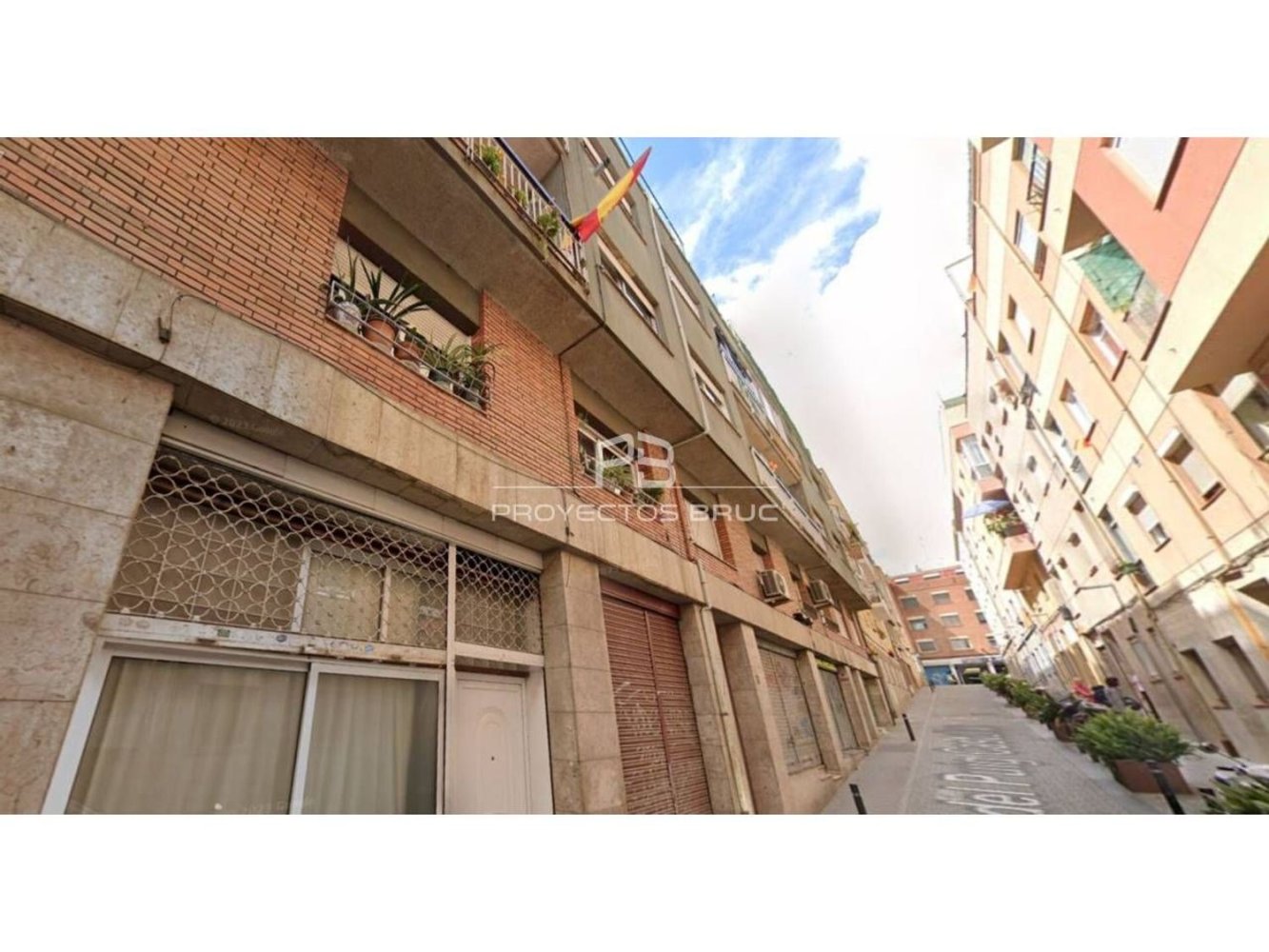 Apartamento de 3 dormitorios en Horta-Guinardó, Spain No. 216125