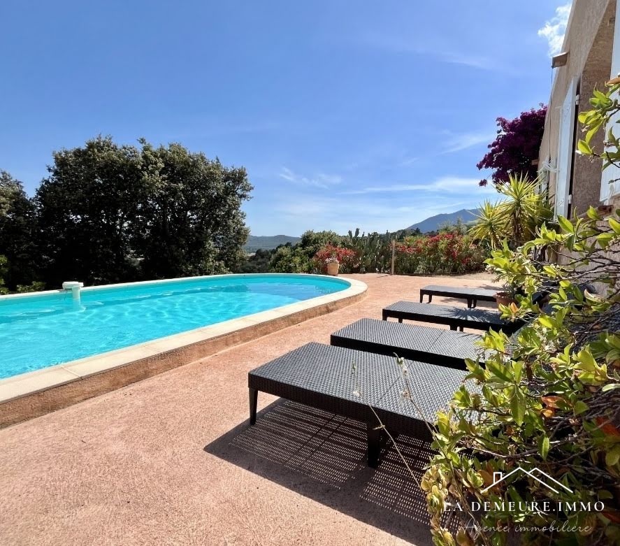 5 bedrooms Villa in Porto-Vecchio, France No. 65605