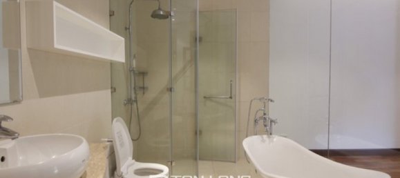 4 bedrooms Villa in Tay Ho, Vietnam No. 786 10