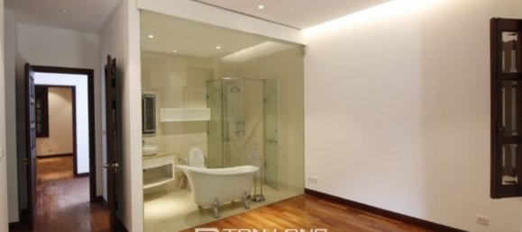 4 bedrooms Villa in Tay Ho, Vietnam No. 786 6