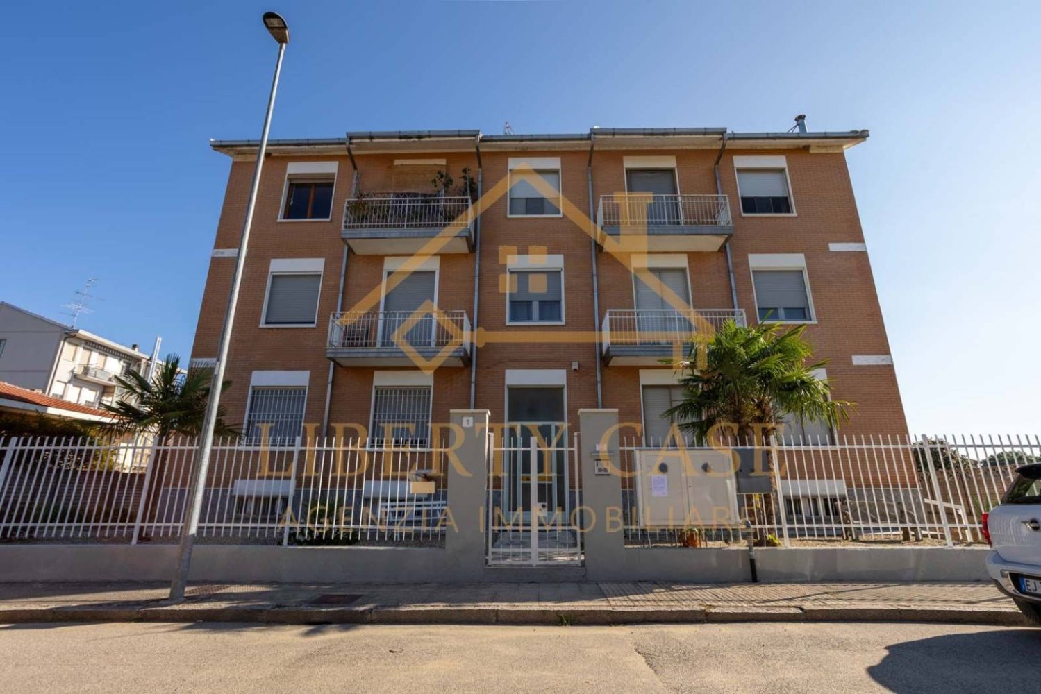 2 bedrooms Apartment in Vercelli, Italy No. 277235