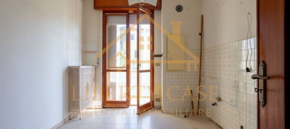 2 bedrooms Apartment in Vercelli, Italy No. 277235 2