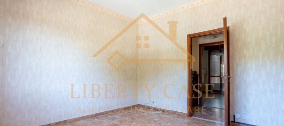 2 bedrooms Apartment in Vercelli, Italy No. 277235 6