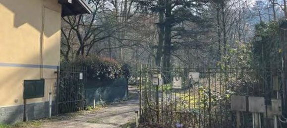 6 rooms House in Carate Brianza, Italy No. 4118 2