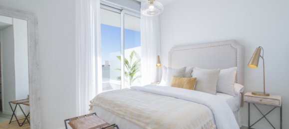 4 bedrooms Apartment in Estepona, Spain No. 4476 4