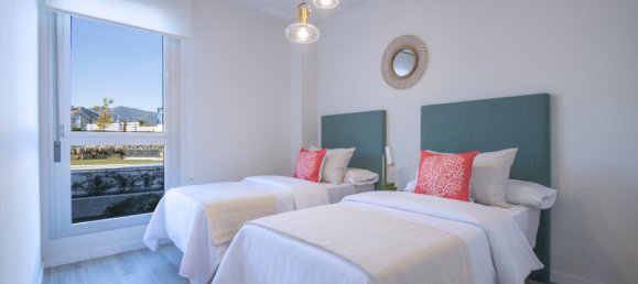 4 bedrooms Apartment in Estepona, Spain No. 4476 15