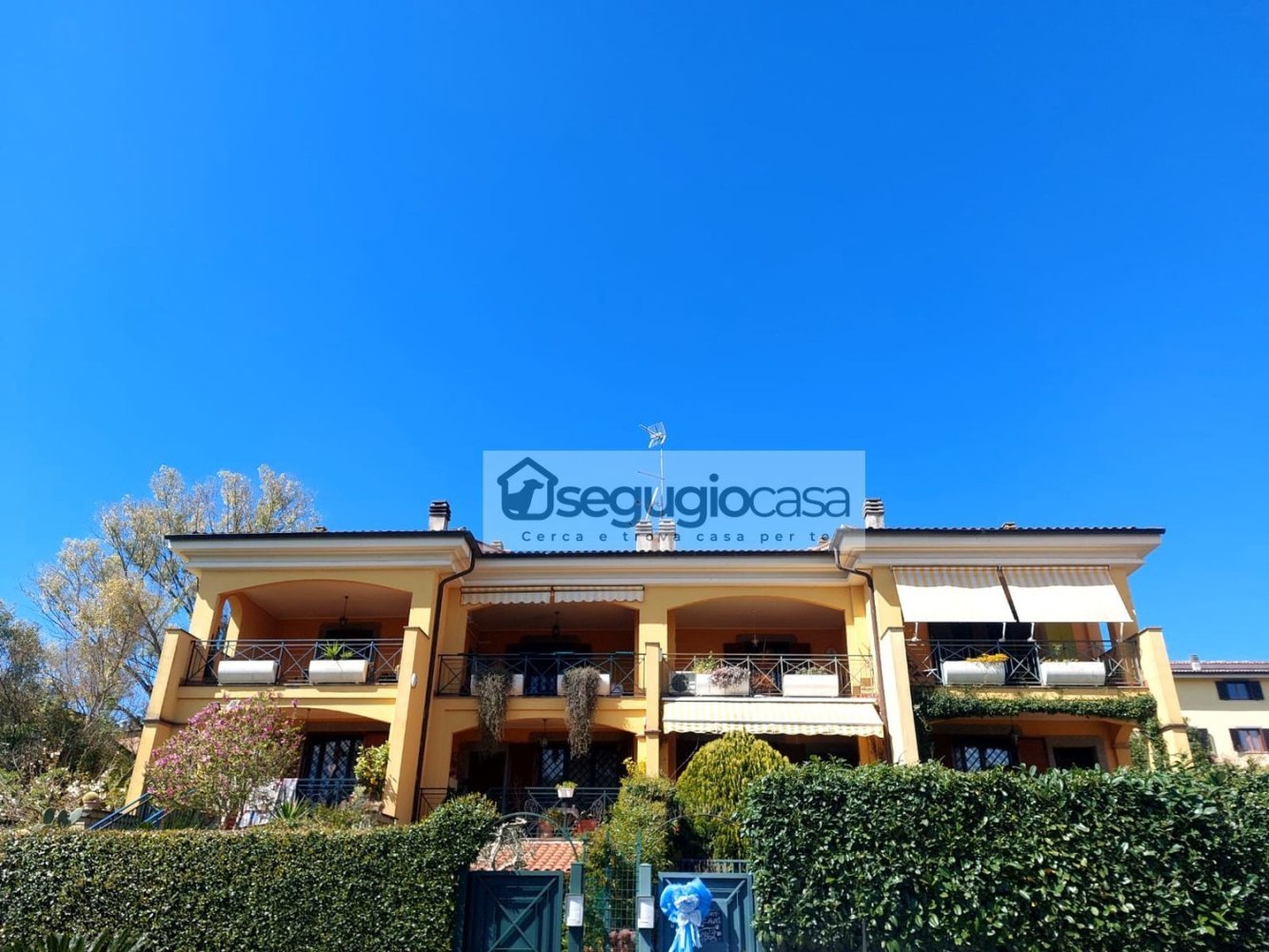 5 bedrooms Villa in Rome, Italy No. 400189