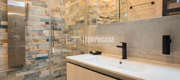 3 Schlafzimmer Wohnung in Sirmione, Italy, Nr. 378213 16