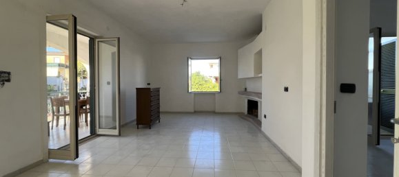 2 Schlafzimmer Wohnung in Giugliano in Campania, Italy, Nr. 374452 3