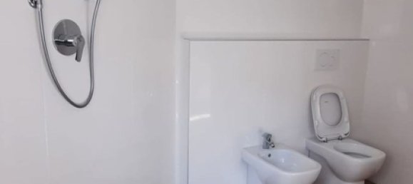 4 rooms Apartment in Reggio Emilia, Italy No. 134858 2