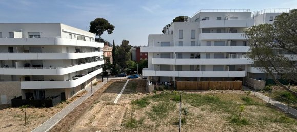 2 bedrooms Apartment in Marseille, France No. 332435 2