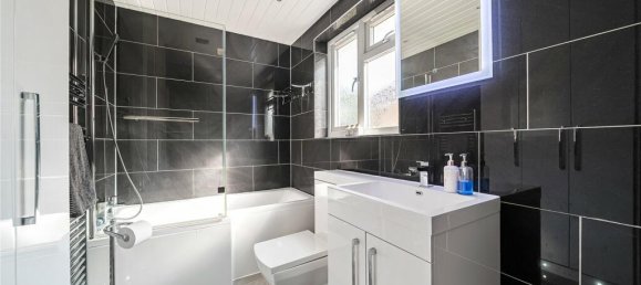 3 bedrooms House in Harrow, United Kingdom No. 12173 13