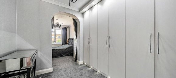 3 bedrooms House in Harrow, United Kingdom No. 12173 10