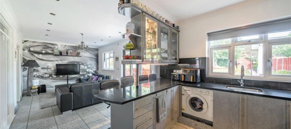 3 bedrooms House in Harrow, United Kingdom No. 12173 19