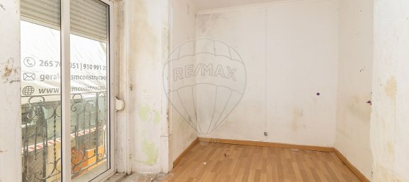 7 bedrooms Building in Setubal, Portugal No. 54462 11