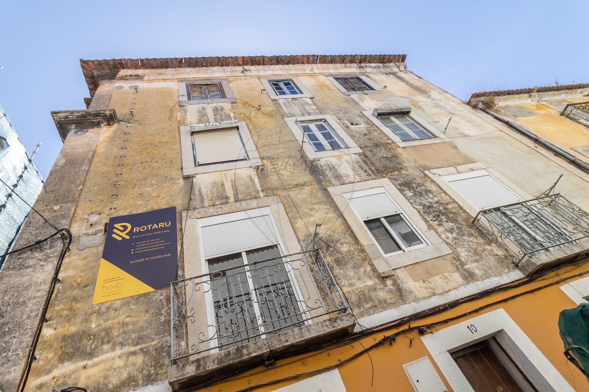 7 bedrooms Building in Setubal, Portugal No. 54462