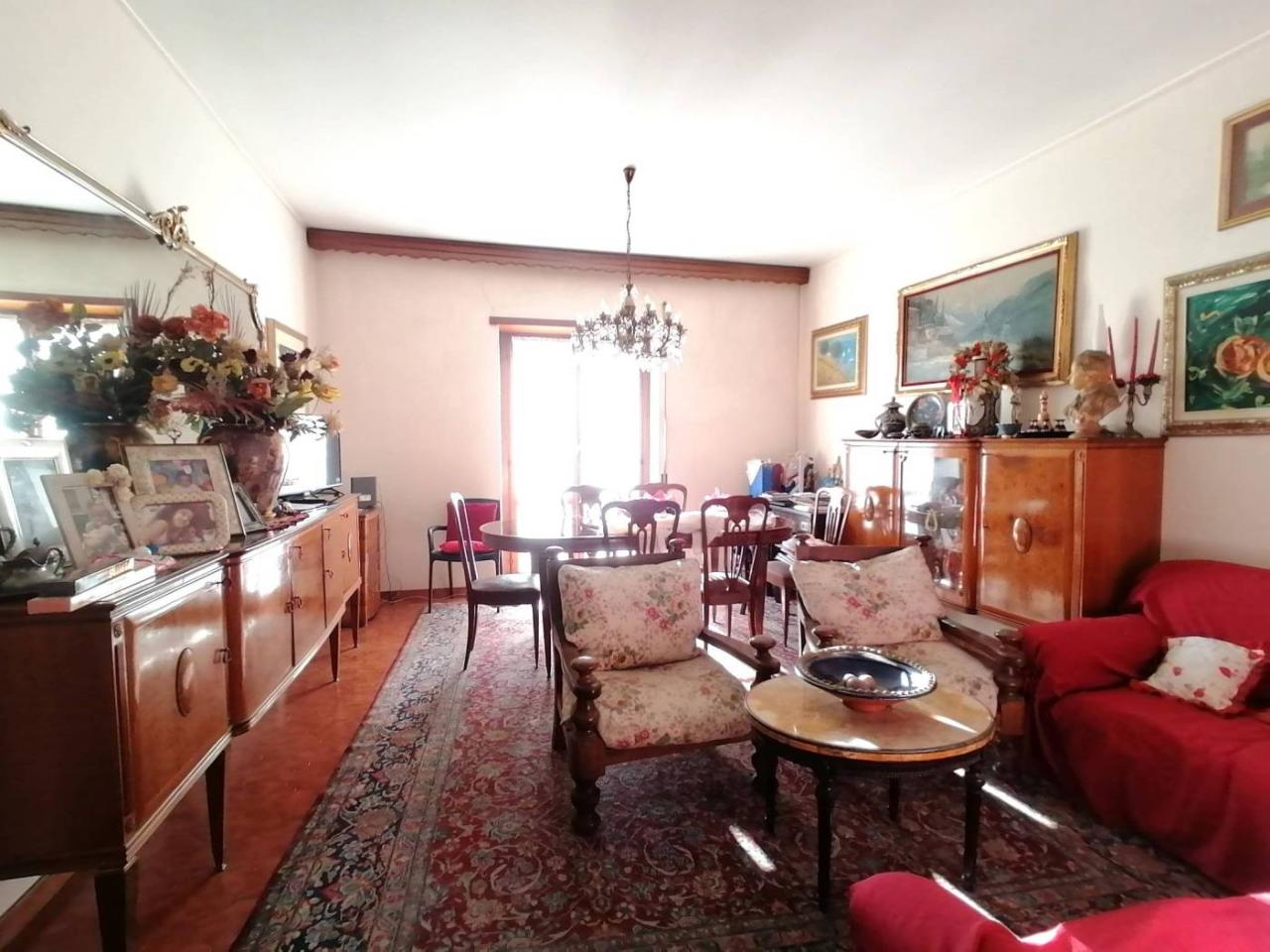 4-salle Appartement à Rome, Italy No. 32362